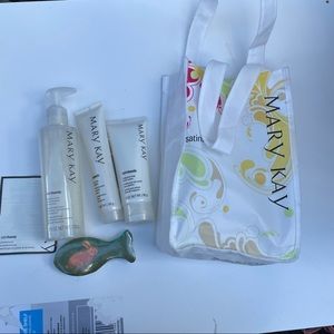 Complete Mary Kay satin hands set